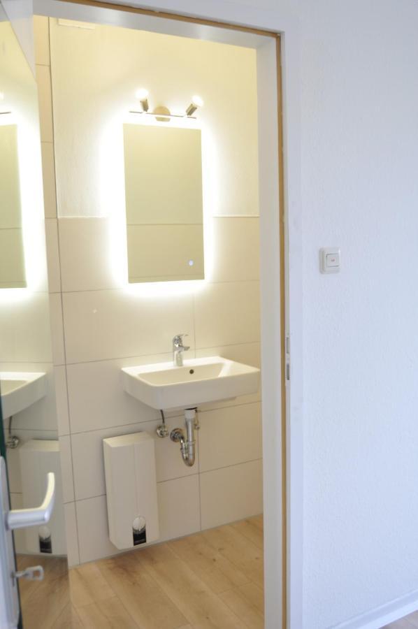 Akram Appartement II - Studio - Zentral Und Ruhig هيلدسهايم المظهر الخارجي الصورة